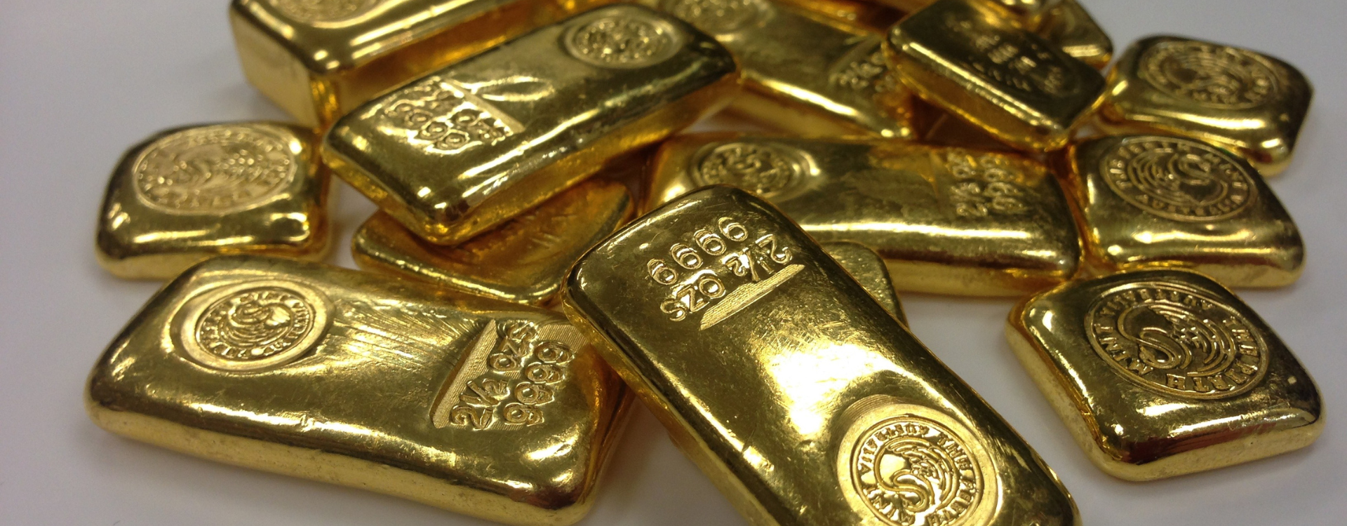 Do pawn shops deal in gold bars and bullion? – GEM Pawnbrokers