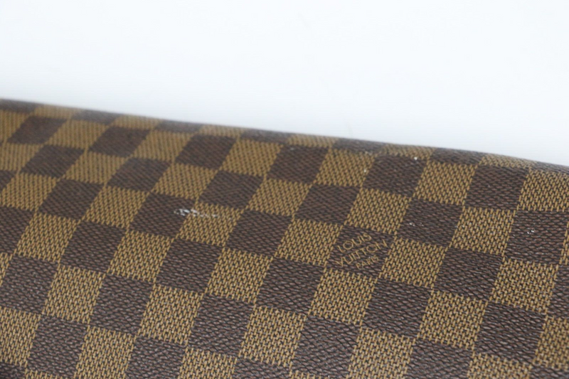 Louis Vuitton Damier Brooklyn GM Messenger Bag CA1172